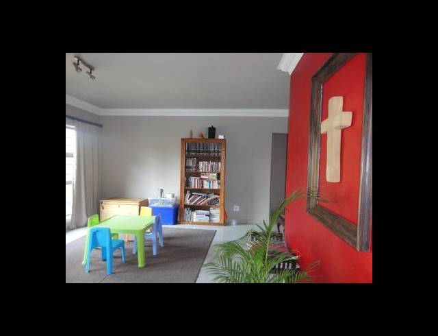 5 BEDROOM HOUSE FOR SALE IN LADYBRAND